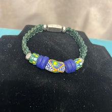 Load image into Gallery viewer, African trade beaded macrame bracelet