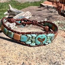 Load image into Gallery viewer, Turquoise and matte gold bird bracelet