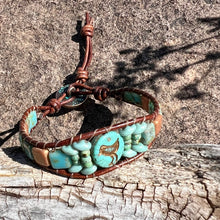 Load image into Gallery viewer, Turquoise and matte gold bird bracelet
