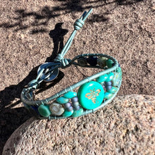 Load image into Gallery viewer, Bee bracelets