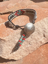 Load image into Gallery viewer, Black Picasso Lariat bracelet
