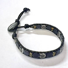 Load image into Gallery viewer, Ammonite bracelet: black/silver
