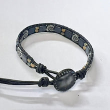 Load image into Gallery viewer, Ammonite bracelet: black/silver
