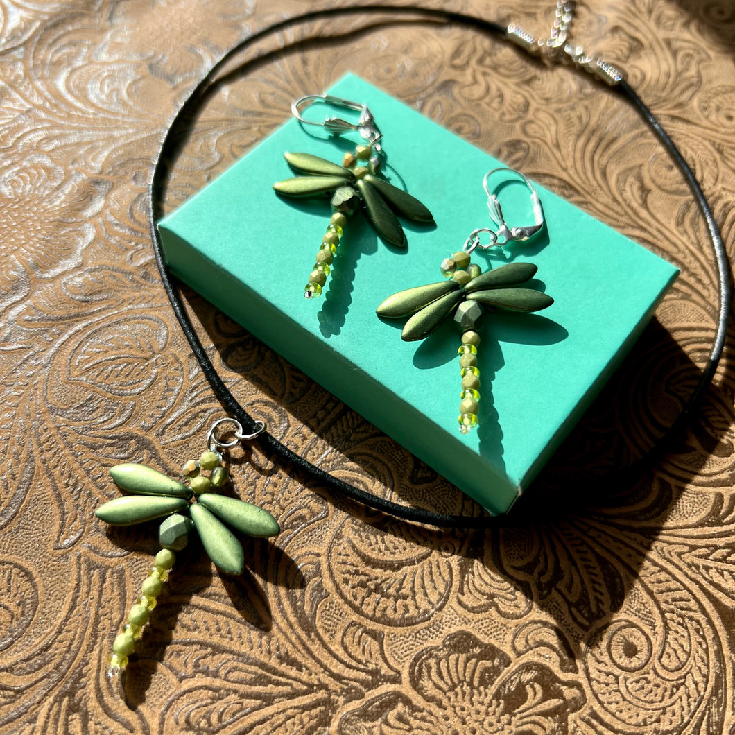 Dragonfly matte green earrings and necklace set